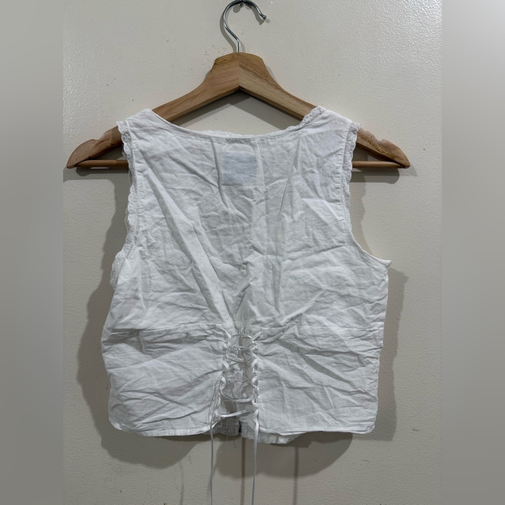 With Jean White Cotton Lace-Trim Cropped Camisole Top - Picture 3 of 3